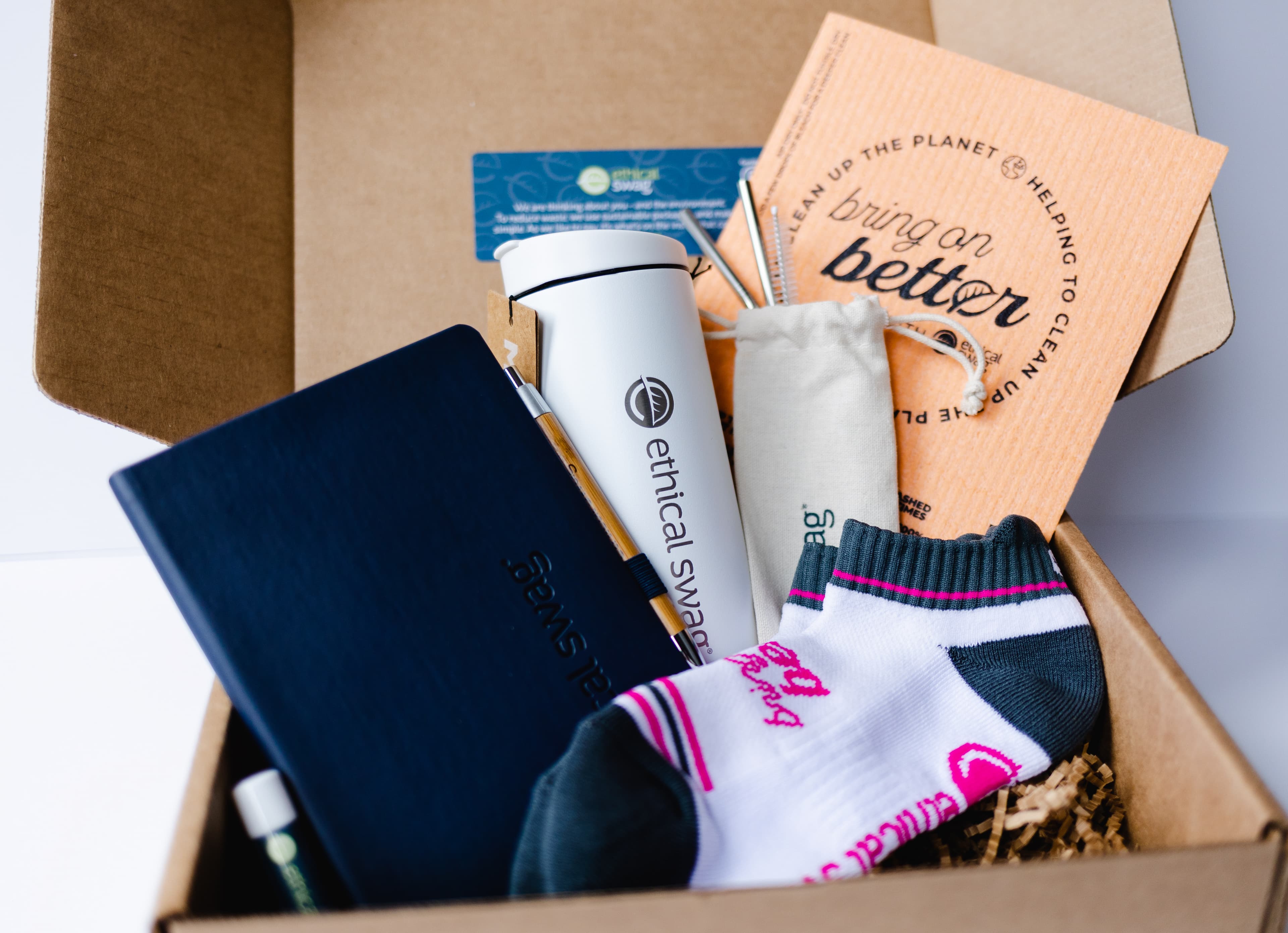 15 Best New Employee Welcome Kit Ideas