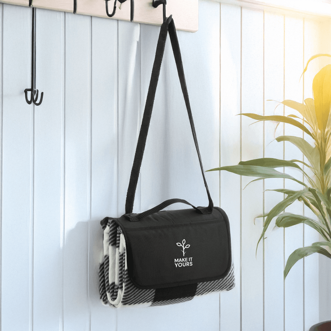 Oversized 6' Round Recycled PET Picnic Blanket - Main product view 1